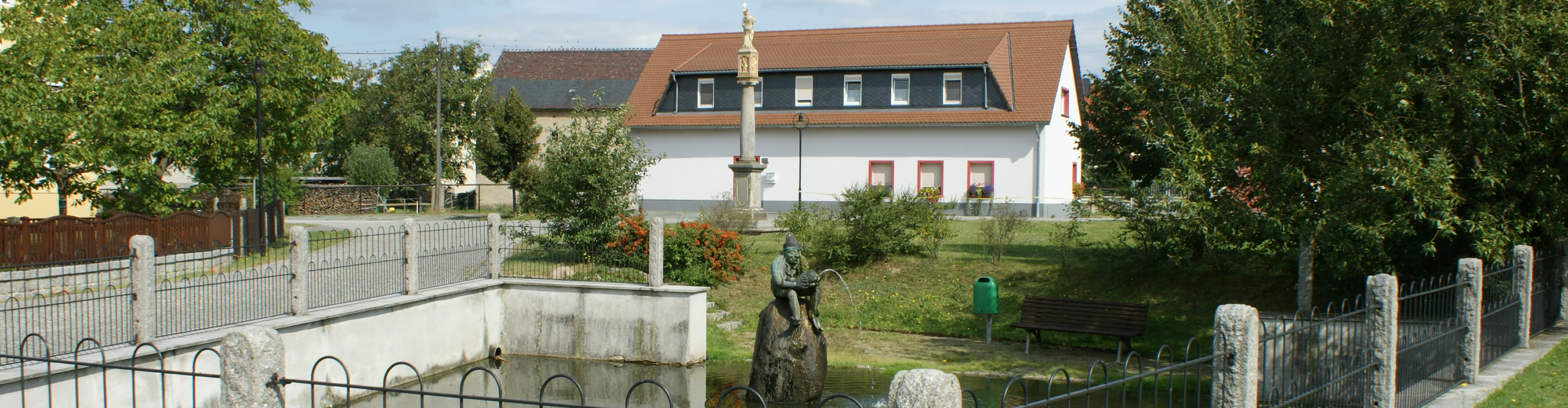 wittichenau, tracht, trachtenträgerin, sorbische tracht, sorbischer brauch, Klosters St. Marienstern, agrar